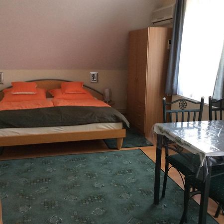 Gyenesi Virág Apartman Gyenesdiás Exterior foto