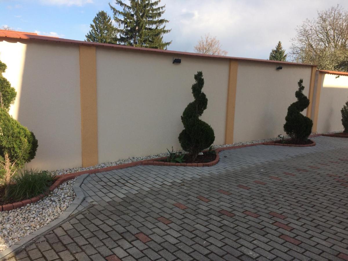 Gyenesi Virág Apartman Gyenesdiás Exterior foto