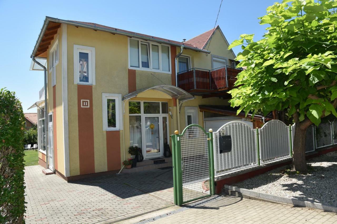 Gyenesi Virág Apartman Gyenesdiás Exterior foto